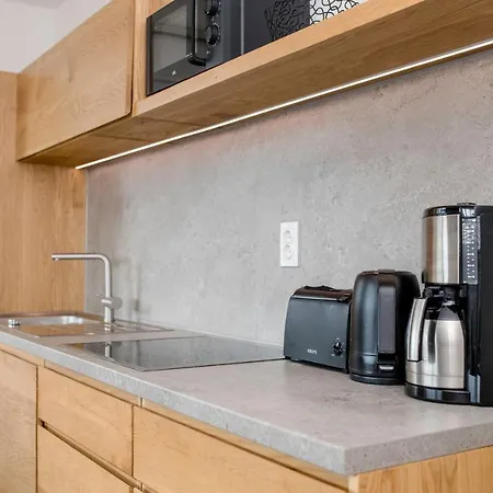 Apartment 497/d, F *