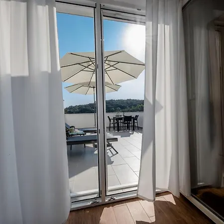 Apartment F Palit Rab Apartament
