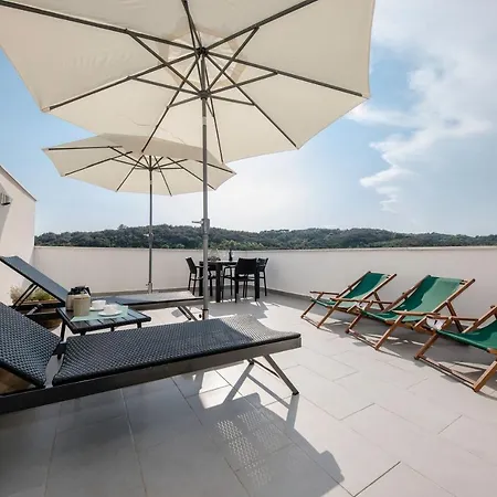 Apartment F Palit Rab *