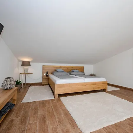 Apartment F Palit Rab Apartament *