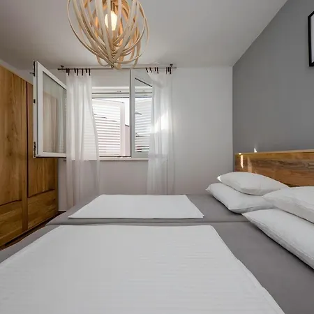 Apartment F Palit Rab