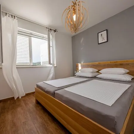 Apartment F Palit Rab Apartament Palit