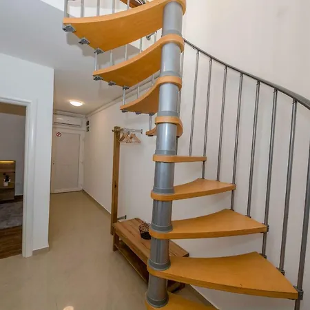 Apartment F Palit Rab Apartament